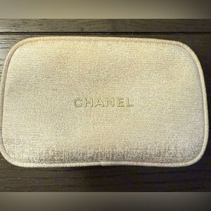 Chanel 2023 Holiday gift set cosmetic pouch